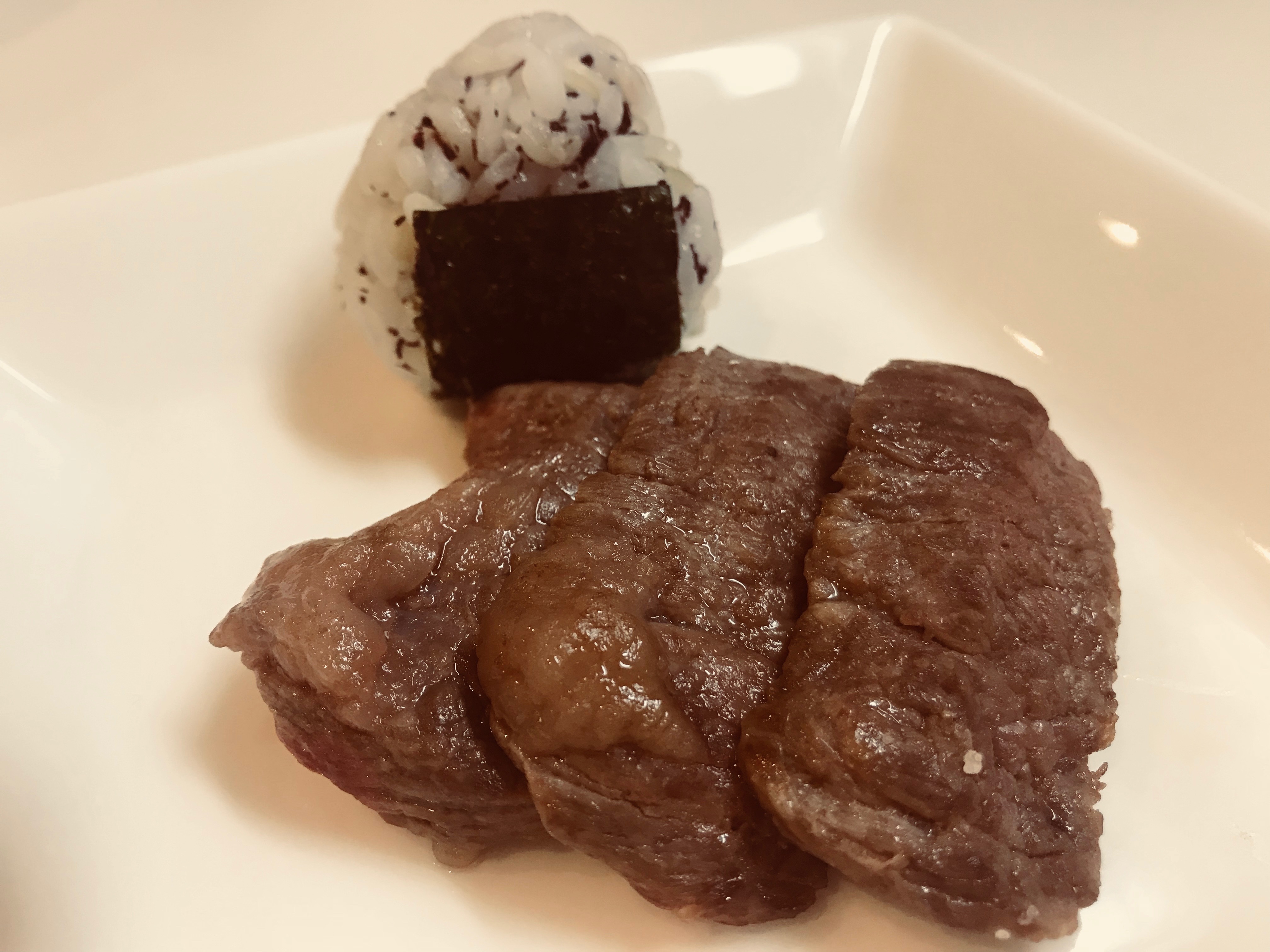 ゆかりおにぎりと焼き肉